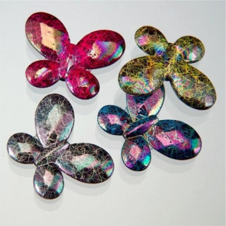 FARFALLA IN PLASTICA COLORI ASSORTITI  44x32 mm. Confezione da 0,5 KG.