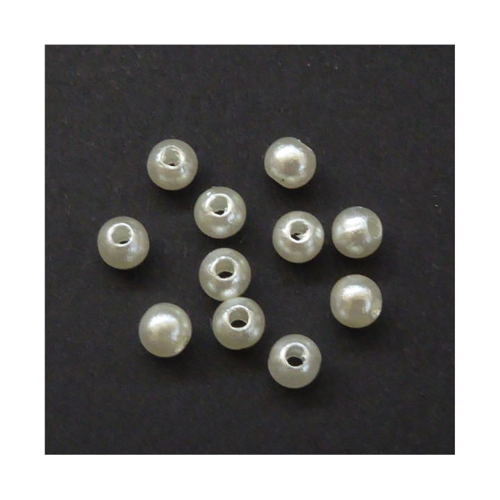 GRANO IN MADREPERLA Ø 4  98 PZ PER FILO. Confezione da 1 KG.