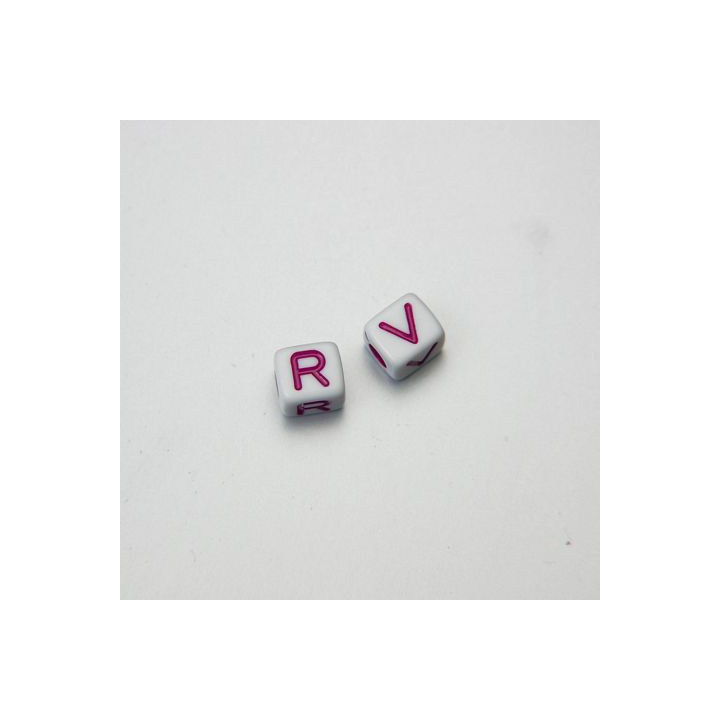 CUBO CON LETTERA SCAVATA PLASTICA. Confezione da 500 PZ.