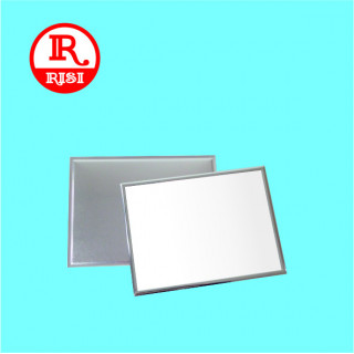 TARGA BIANCA CON BORDI IN RILIEVO ARGENTO LUCIDO 150x100 SPESSORE  0.55 mm