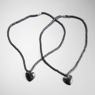 COLLANA IN EMATITE,CON CIONDOLO A  CUORE PIENO cm.40