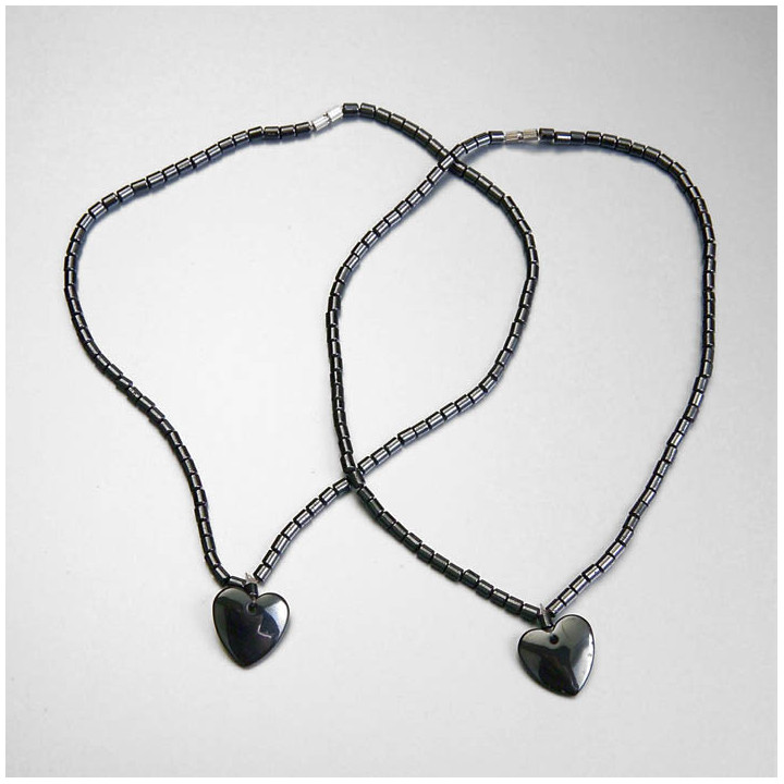 COLLANA IN EMATITE,CON CIONDOLO A  CUORE PIENO cm.40