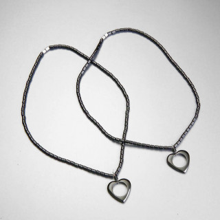 COLLANA IN EMATITE,CON CIONDOLO A  CUORE