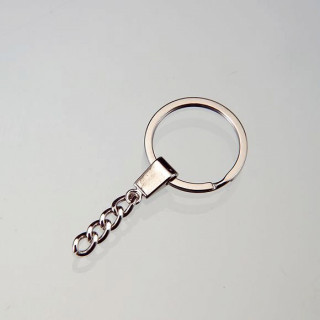 ANELLO CON CATENA NIKELATO Ø30  (Conf. 250pz)